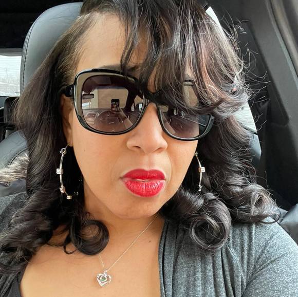 Meet your Posher, Chervonne - Picture 1 of 1